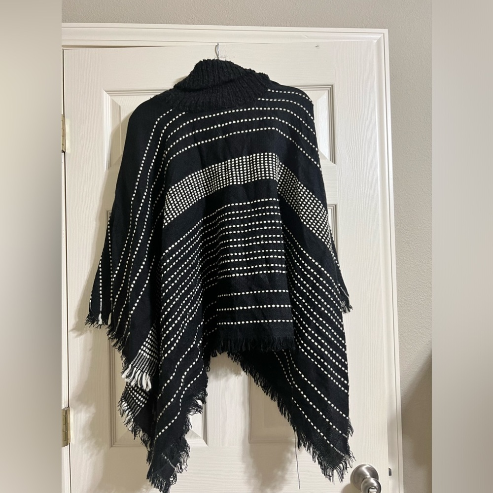 Ana & Rose Black & White Striped Poncho-One Size-Excellent condition